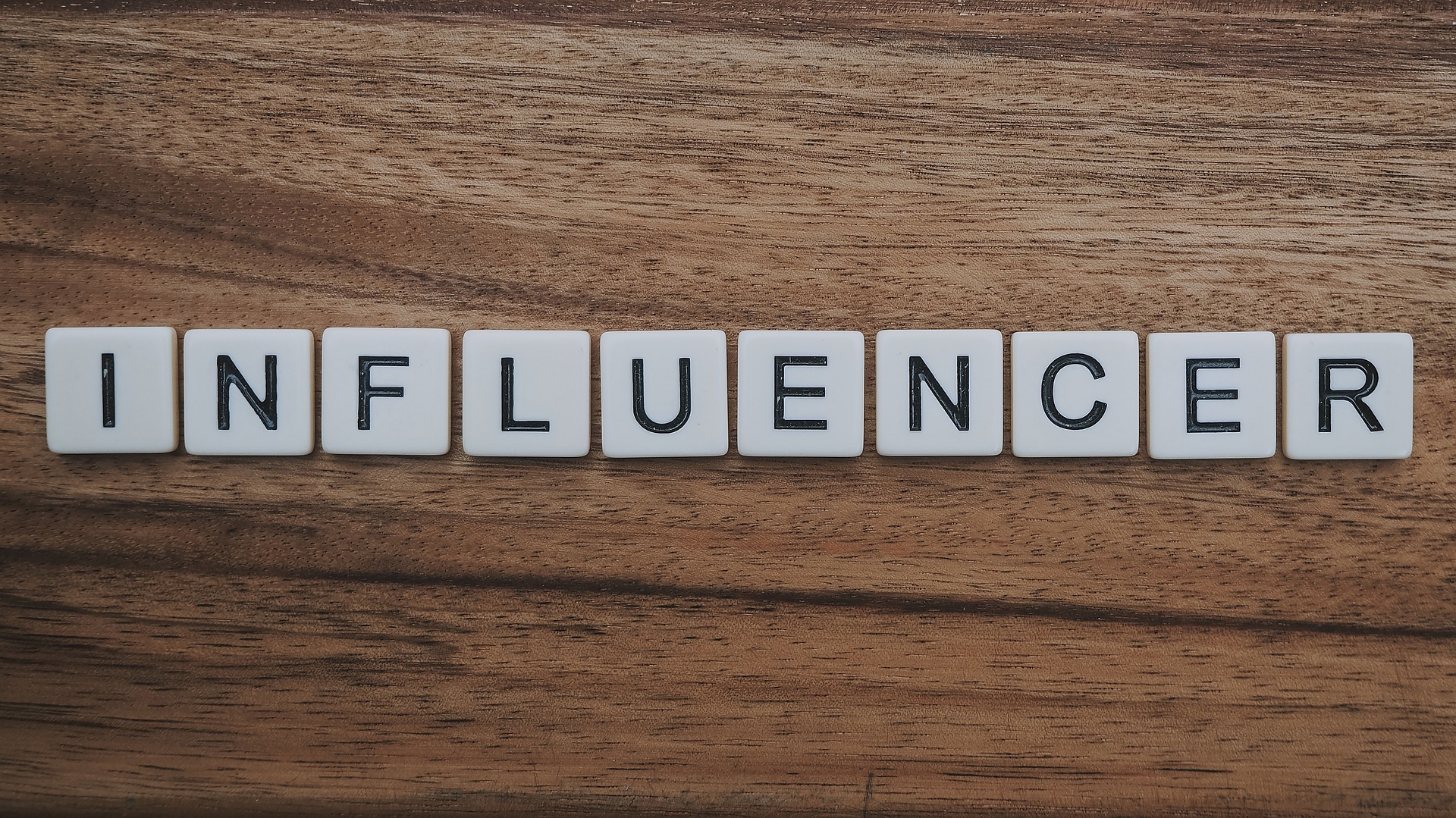 influencer-4202697_1920